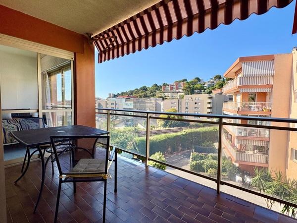 Deux pièces au calme avec terrasse et parking