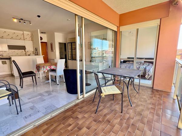 Deux pièces au calme avec terrasse et parking