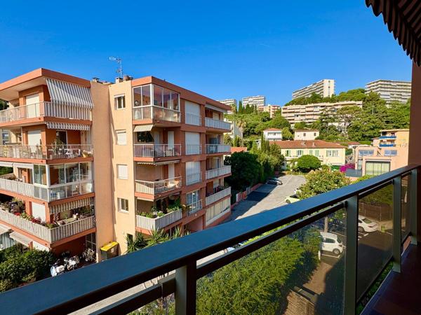 Deux pièces au calme avec terrasse et parking