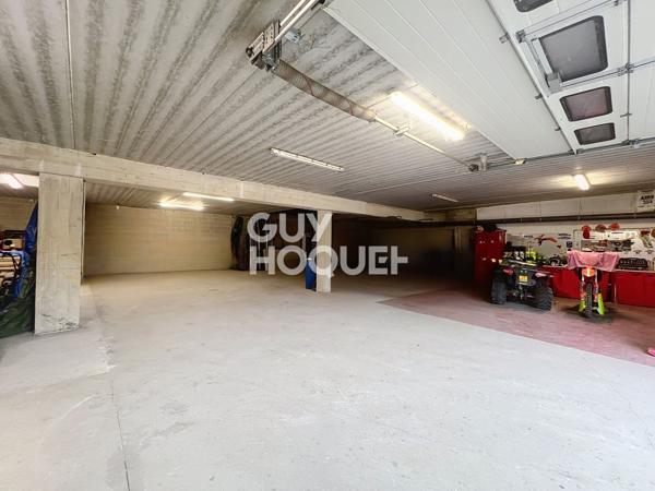 Maison à vendre de 8 pièces de 204.64 m² avec Hangar de 300 m²