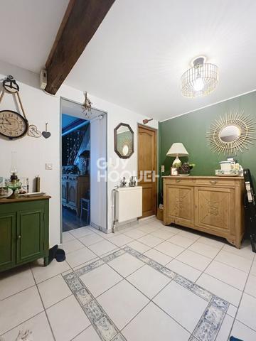 Maison à vendre de 8 pièces de 204.64 m² avec Hangar de 300 m²