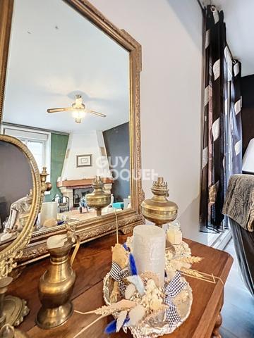 Maison à vendre de 8 pièces de 204.64 m² avec Hangar de 300 m²