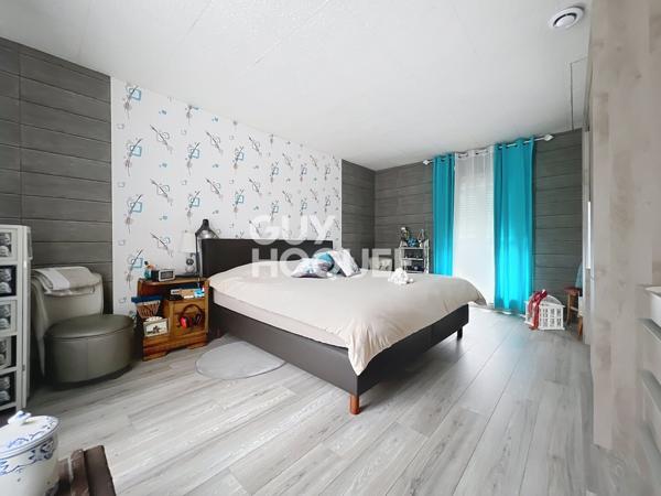 Maison à vendre de 8 pièces de 204.64 m² avec Hangar de 300 m²