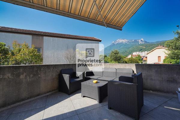 SEYSSINET PARISET T3 de 68m2 + Garage, Parkings & Cave