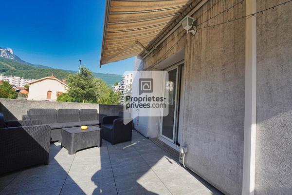 SEYSSINET PARISET T3 de 68m2 + Garage, Parkings & Cave