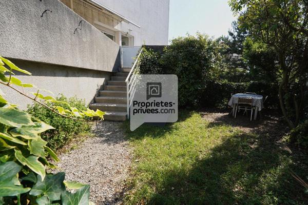 SEYSSINET PARISET T3 de 68m2 + Garage, Parkings & Cave
