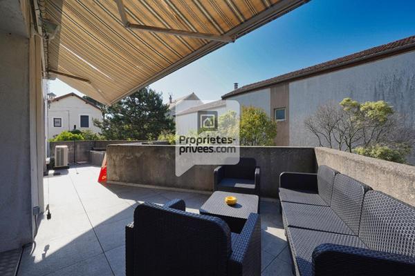 SEYSSINET PARISET T3 de 68m2 + Garage, Parkings & Cave