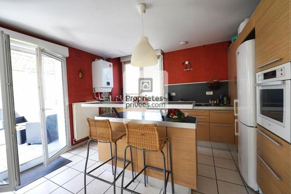 SEYSSINET PARISET T3 de 68m2 + Garage, Parkings & Cave
