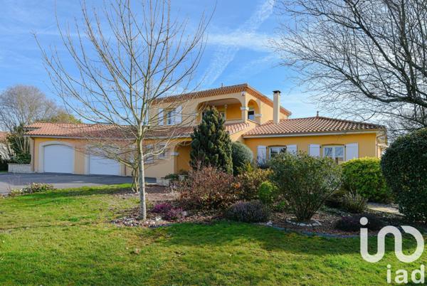 Maison 5 pièces de 203 m² à Saint-Just-le-Martel (87590)