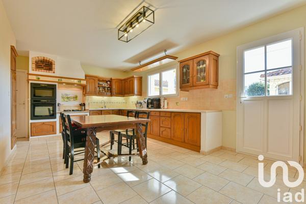 Maison 5 pièces de 203 m² à Saint-Just-le-Martel (87590)