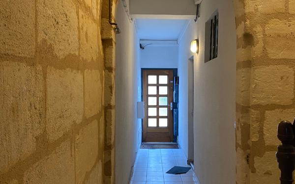 Appartement à vendre    1 pièce •  Bordeaux