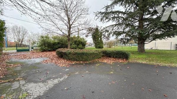 À VENDRE - LOCAL PROFESSIONNEL À FAGNIÈRES (Zone commerciale et artisanale)

PRIX A DEBATTRE...