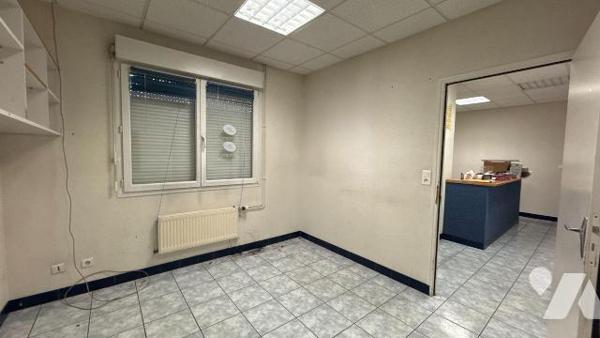 À VENDRE - LOCAL PROFESSIONNEL À FAGNIÈRES (Zone commerciale et artisanale)

PRIX A DEBATTRE...