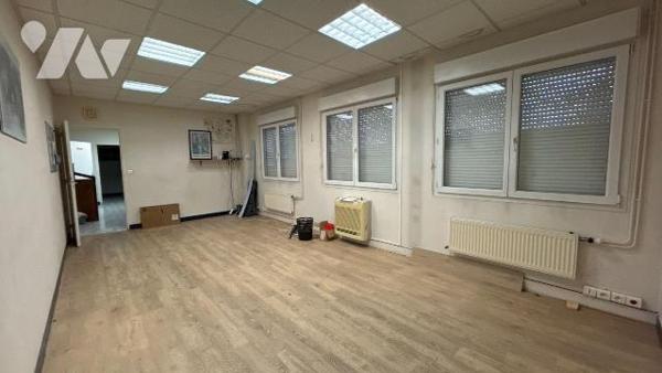 À VENDRE - LOCAL PROFESSIONNEL À FAGNIÈRES (Zone commerciale et artisanale)

PRIX A DEBATTRE...