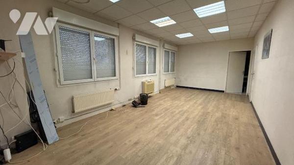 À VENDRE - LOCAL PROFESSIONNEL À FAGNIÈRES (Zone commerciale et artisanale)

PRIX A DEBATTRE...