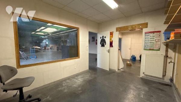 À VENDRE - LOCAL PROFESSIONNEL À FAGNIÈRES (Zone commerciale et artisanale)

PRIX A DEBATTRE...