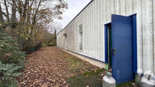 À VENDRE - LOCAL PROFESSIONNEL À FAGNIÈRES (Zone commerciale et artisanale)

PRIX A DEBATTRE...