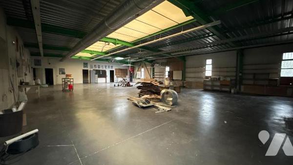 À VENDRE - LOCAL PROFESSIONNEL À FAGNIÈRES (Zone commerciale et artisanale)

PRIX A DEBATTRE...