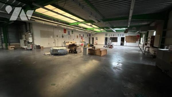 À VENDRE - LOCAL PROFESSIONNEL À FAGNIÈRES (Zone commerciale et artisanale)

PRIX A DEBATTRE...