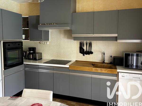 Maison à vendre 5 pièces 110 m² Soulaire-et-Bourg