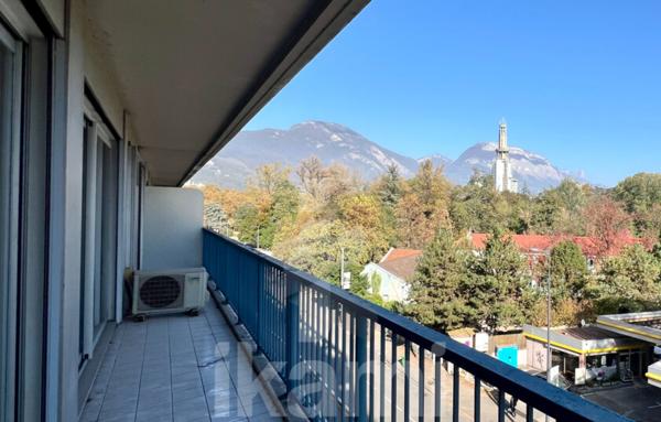 Appartement de 97 m2 avec Balcon et Vue Exceptionnelle à Grenoble