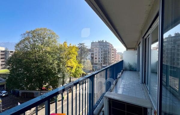 Appartement de 97 m2 avec Balcon et Vue Exceptionnelle à Grenoble