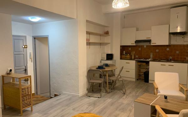 Appartement à louer    1 pièce • 27 m2 Nîmes