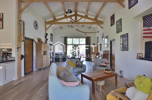 Grange rénovée avec charme, lumière et confort