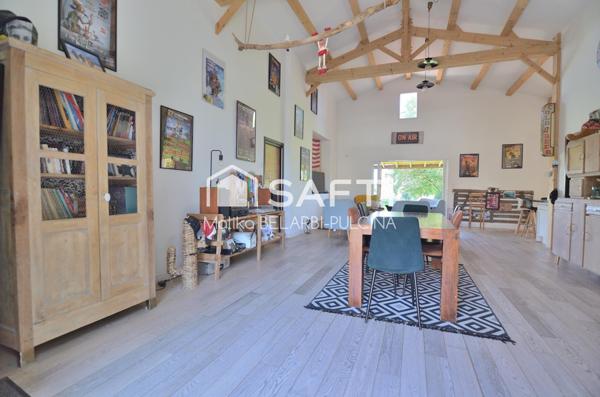 Grange rénovée avec charme, lumière et confort