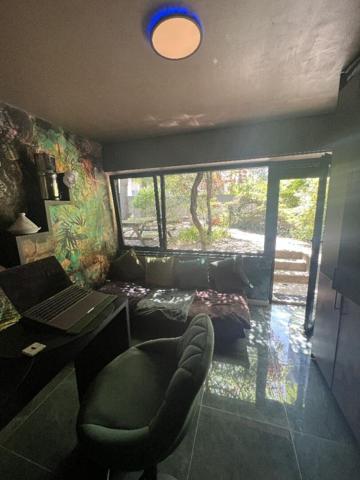 Studio moderne avec jardin privatif- Haut Ménilmontant