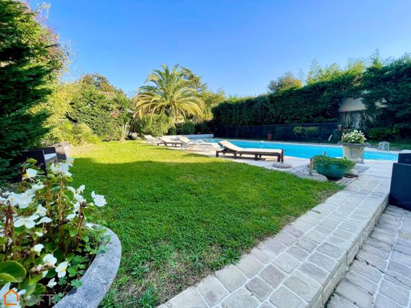 Demeure d'exception au coeur du Bouscat