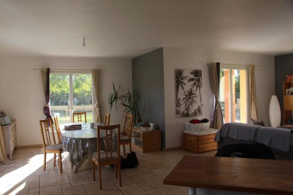 Maison 6 chambres et jardin en bordure de village