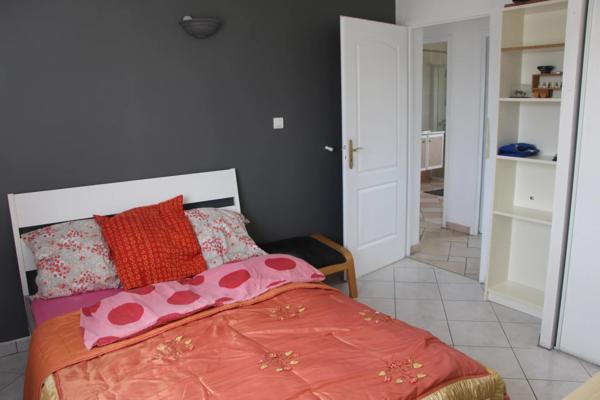 Maison 6 chambres et jardin en bordure de village