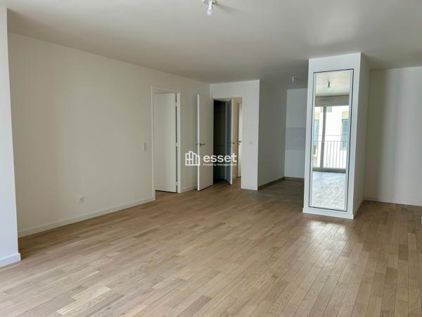 Location Appartement 4 pièces 80.5 m² - Courbevoie 92400