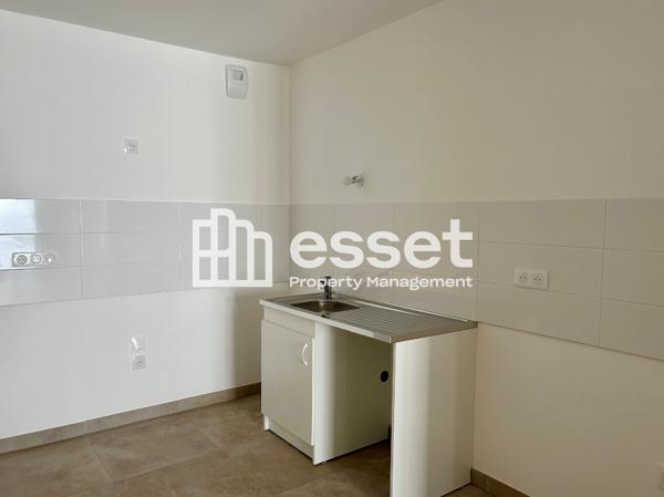 Location Appartement 4 pièces 80.5 m² - Courbevoie 92400