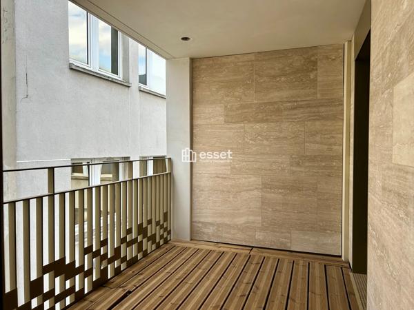 Location Appartement 4 pièces 80.5 m² - Courbevoie 92400