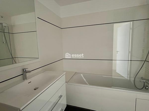Location Appartement 4 pièces 80.5 m² - Courbevoie 92400