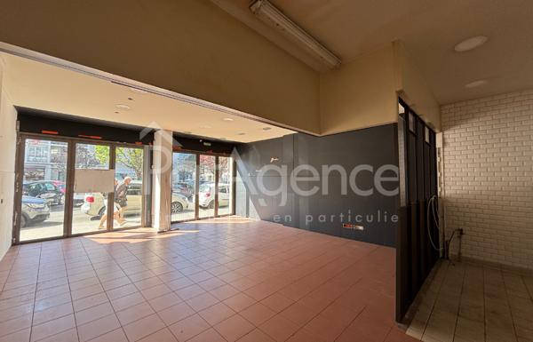 Local commercial Vitrine premium Royan centre-ville