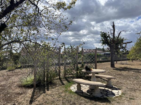Maison familiale avec jardin, garage et sous-sol