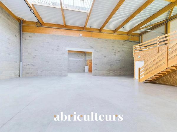 Local d’activité de 720 m² en location à Gellainville (28630), proche Chartres