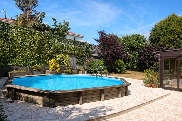 Villecresnes (94440) Villecresnes : maison 5 chambres avec véranda et piscine