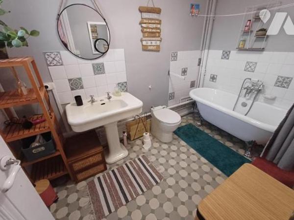 CENTRE VILLE : CHARMANT STUDIO meublé de 36 m² av ASCENSEUR