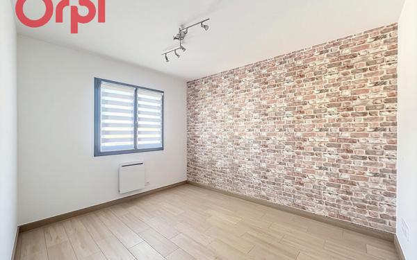 Maison à vendre    4 pièces •  Pia