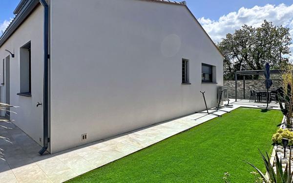 Maison à vendre    4 pièces •  Pia