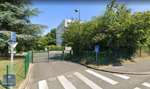Parking à louer Tours (37100)