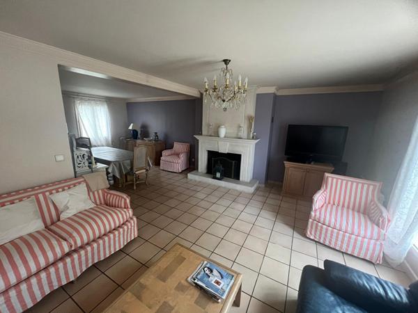 DRANCY CENTRE - pavillon 122 m² 3 chambres - séjour 50 m² - sous-sol et terrain de 480 m²