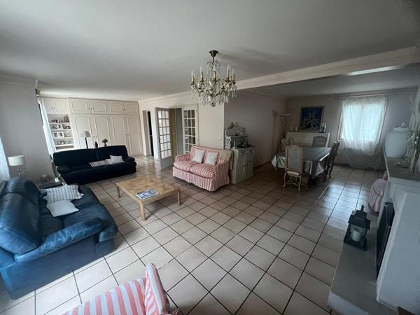 DRANCY CENTRE - pavillon 122 m² 3 chambres - séjour 50 m² - sous-sol et terrain de 480 m²