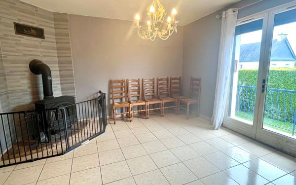 Maison à vendre    5 pièces • 100 m2 Rostrenen