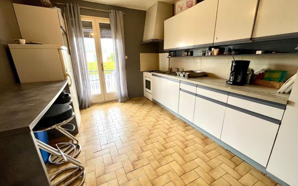 Maison à vendre    5 pièces • 100 m2 Rostrenen