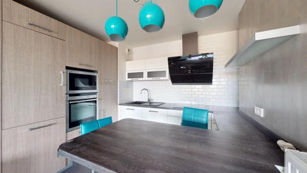 Vente                                                      Appartement
                        
                     2 pièces                      49 m2                     à Chelles